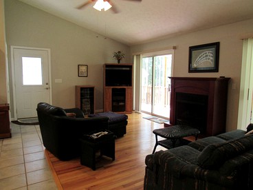 Lakefront Cottage Getaway on Lake Hartwell in Westminster, South Carolina - Westminster, South Carolina - glamping.directory
