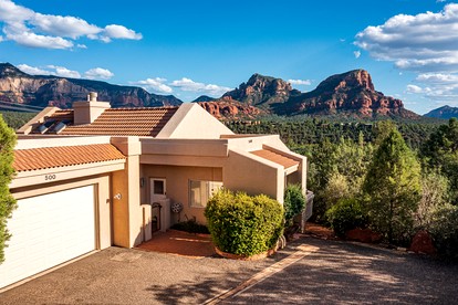 Spectacular Rental with Breathtaking Mountain Views in Arizona - glamping.directory