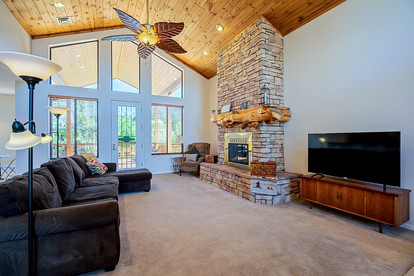 Spacious Glamping Rental, Walking Distance from Fool Hollow Lake, Arizona - Show Low, Arizona - glamping.directory