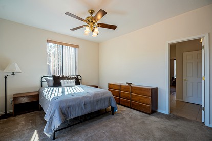 Spacious Glamping Rental, Walking Distance from Fool Hollow Lake, Arizona - Show Low, Arizona - glamping.directory