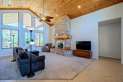 Spacious Glamping Rental, Walking Distance from Fool Hollow Lake, Arizona - Show Low, Arizona - glamping.directory