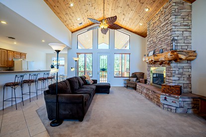 Spacious Glamping Rental, Walking Distance from Fool Hollow Lake, Arizona - Show Low, Arizona - glamping.directory