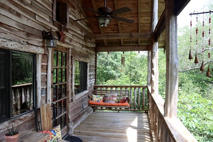 Rural and Romantic Treehouse in Washington County, Perfect for a Texas Weekend Getaway - Brenham, Texas - glamping.directory