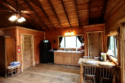 Rural and Romantic Treehouse in Washington County, Perfect for a Texas Weekend Getaway - Brenham, Texas - glamping.directory