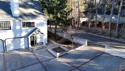 Beautiful Cottage Close to Great Hiking Trails in Big Bear Lake, California - Big Bear Lake, California - glamping.directory