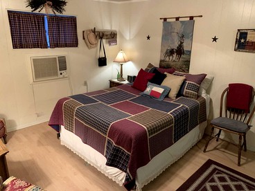Clear River Cabin on the Medina River in Bandera, Texas - Bandera, Texas - glamping.directory