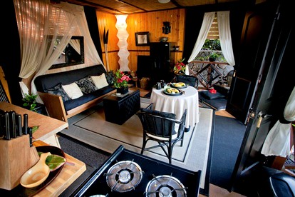 Romantic Oceanfront Accommodation with a Hot Tub in Pahoa, Hawaii - Pahoa, Hawaii - glamping.directory