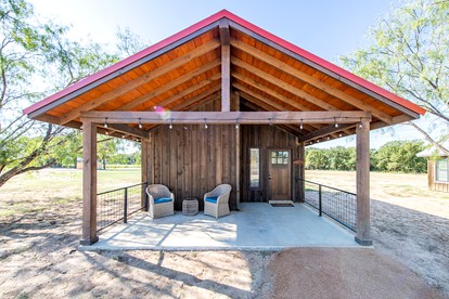 Elm Motts Cabin Destination for Peaceful Weekend Escapes for Two in Waco, Texas - Elm Mott, Texas - glamping.directory