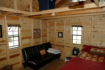 Cheerful Wooden Cabin for a Romantic Getaway near Oakland, Maryland - Oakland, Maryland - glamping.directory