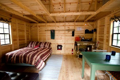Cheerful Wooden Cabin for a Romantic Getaway near Oakland, Maryland - Oakland, Maryland - glamping.directory