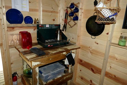 Cheerful Wooden Cabin for a Romantic Getaway near Oakland, Maryland - Oakland, Maryland - glamping.directory