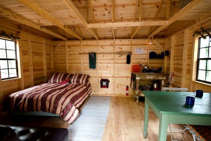 Cheerful Wooden Cabin for a Romantic Getaway near Oakland, Maryland - Oakland, Maryland - glamping.directory