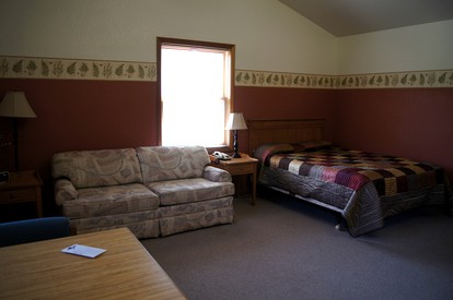 Secluded Cabin Ideal for a Romantic Getaway in the Umpqua River Valley of Oregon - Elkton, Oregon - glamping.directory