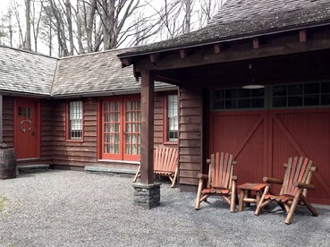 Romantic Year-Round Cabin Getaway with Free Wi-Fi in Saugerties, New York - Saugerties, New York - glamping.directory