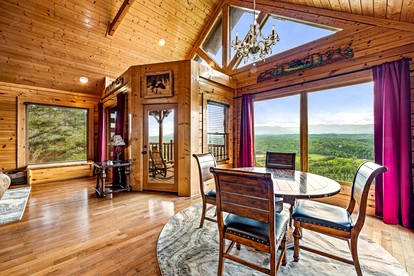 Luxury Cabin near the Great Smoky Mountains, Tennessee - Sevierville, Tennessee - glamping.directory