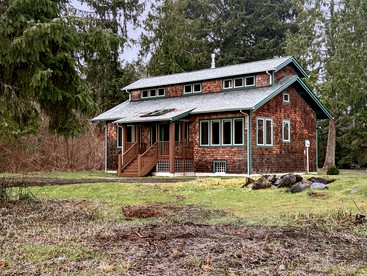 River Loft Cabin on Columbia in Skamokawa Valley, WA - glamping.directory