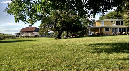 Deluxe Cottage Rental on a 100-Acre Farm on the Shenandoah River, Virginia - Front Royal, Virginia - glamping.directory