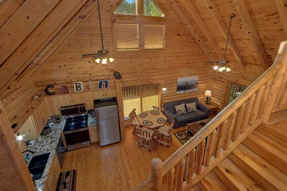Charming Cabin Escape near Great Smoky Mountain National Park, Tennessee - Pigeon Forge, Tennessee - glamping.directory