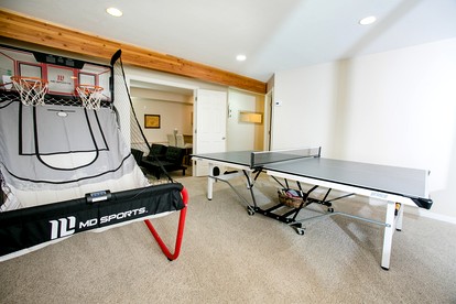 Idyllic Getaway Cabin for Families with Home Theater, Ping Pong, and Video Games in Nederland, Colorado - Nederland, Colorado - glamping.directory