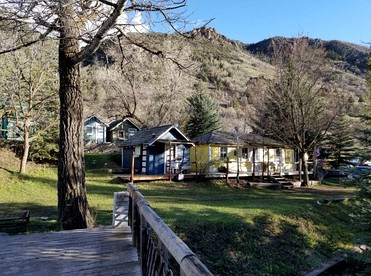 Quaint Cabin Rental with Amazing Mountain Views for a Romantic Couples Getaway in Lava Hot Springs, Idaho - Lava Hot Springs, Idaho - glamping.directory