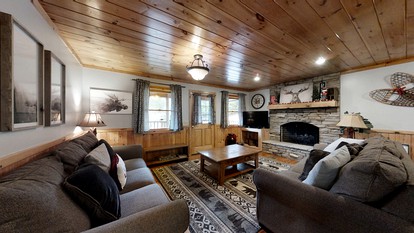 Impressive Cabin with Fireplace, Hot-tub and Stunning Forest Views in Sevierville, Tennessee - Sevierville, Tennessee - glamping.directory