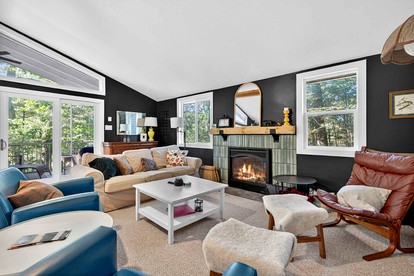 Cozy Modern Cabin with Fire Pit & Trail Access near Berkeley Springs, West Virginia - Hedgesville, West Virginia - glamping.directory