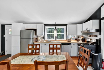 Cozy Modern Cabin with Fire Pit & Trail Access near Berkeley Springs, West Virginia - Hedgesville, West Virginia - glamping.directory