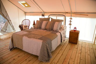 Secluded Luxury Camping Tent on Otter Lake near Girard, Illinois - North Otter Township, Illinois - glamping.directory