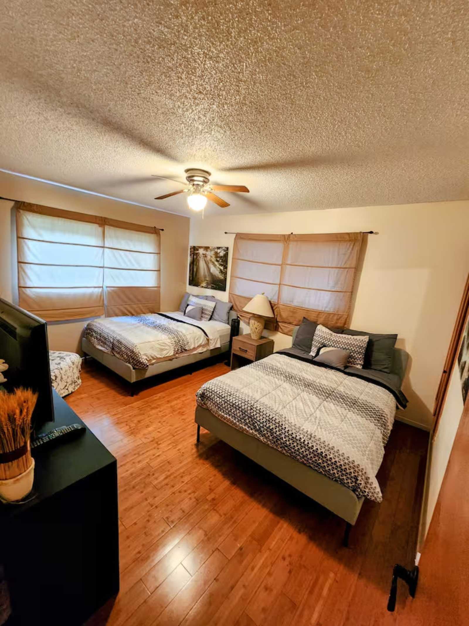 Beautiful Lake House In The Mountains - Crestline, California - glamping.directory