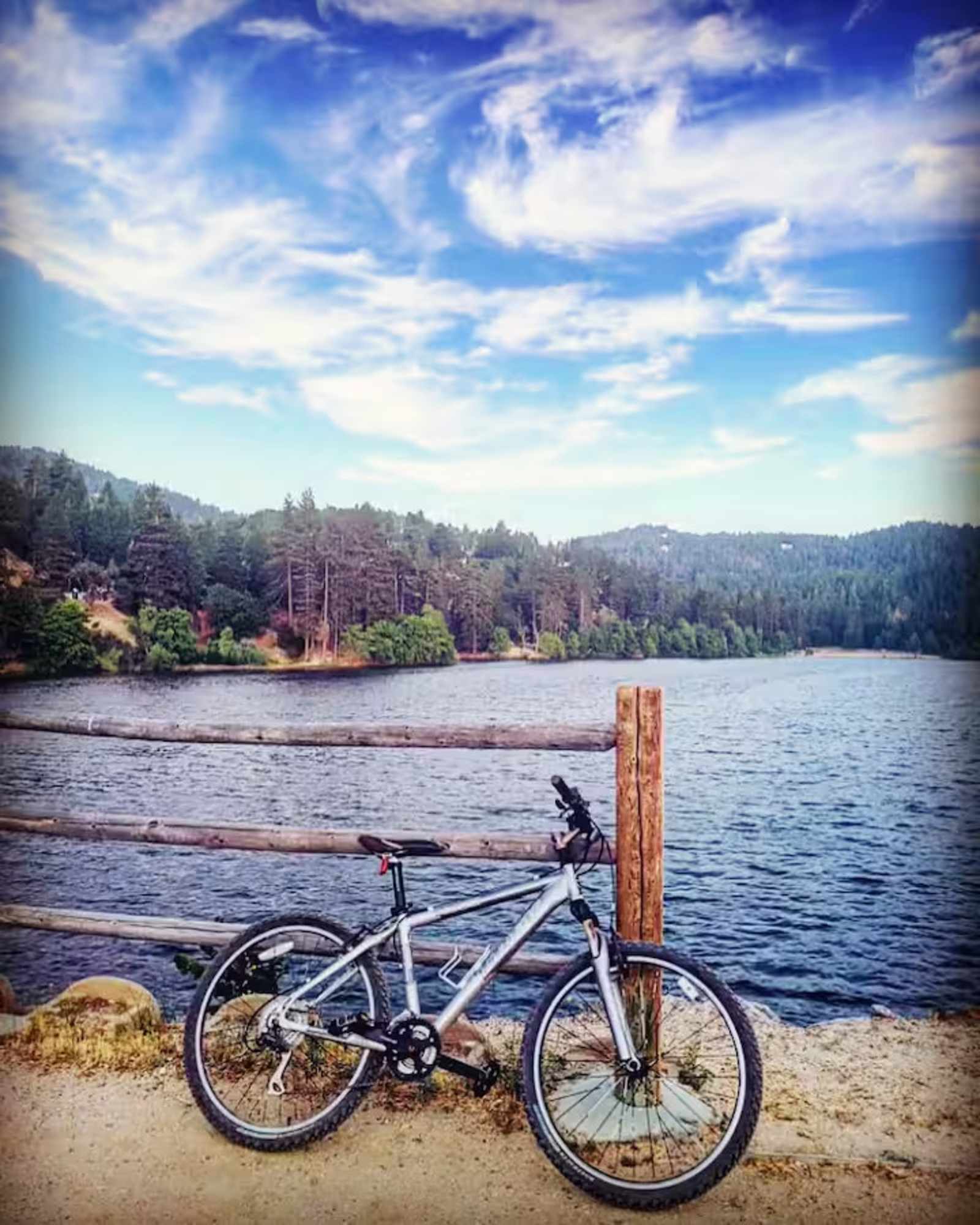 Beautiful Lake House In The Mountains - Crestline, California - glamping.directory