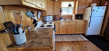 Wonderful Cabin with Ping Pong Table and Lave Views in Maine - Greenville, Maine - glamping.directory