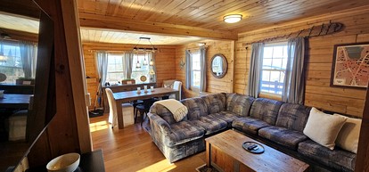 Wonderful Cabin with Ping Pong Table and Lave Views in Maine - Greenville, Maine - glamping.directory