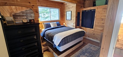 Wonderful Cabin with Ping Pong Table and Lave Views in Maine - Greenville, Maine - glamping.directory