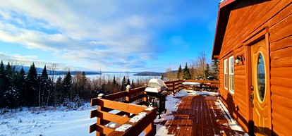 Wonderful Cabin with Ping Pong Table and Lave Views in Maine - Greenville, Maine - glamping.directory