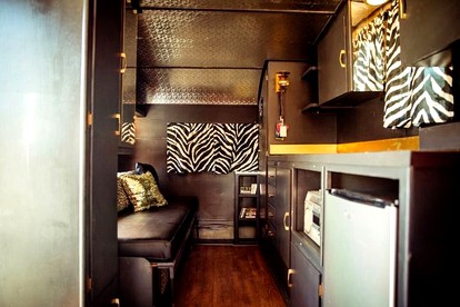 Vintage Getaway Rental with a Shared Pool near Fayetteville and Lake Wedington, Arkansas - Prairie Grove, Arkansas - glamping.directory