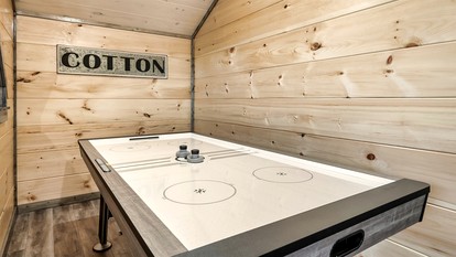Incredible Cabin Amazing for a Relaxing Vacation in Sevierville, Tennesee - Sevierville, Tennessee - glamping.directory