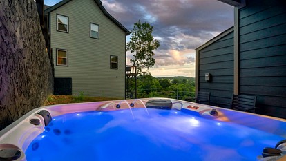 Incredible Cabin Amazing for a Relaxing Vacation in Sevierville, Tennesee - Sevierville, Tennessee - glamping.directory