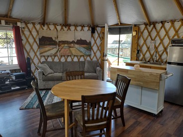 Cozy Glamping Yurt in Santa Paula for a Family Vacation in California - Santa Paula, California - glamping.directory