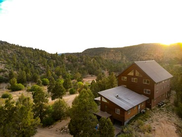 Enormous Cabin with Game Room Perfect for Large Groups in Orderville, Utah - glamping.directory