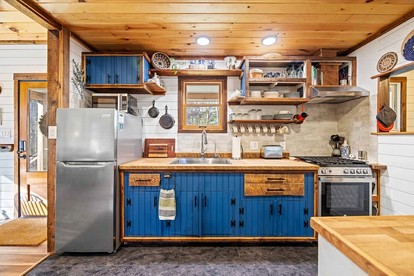 Cozy Mountain Cabin Retreat with Private Forest & Kayaks Near Blue Ridge Parkway, Virginia - Fort Monroe, Virginia - glamping.directory