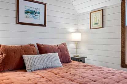 Cozy Mountain Cabin Retreat with Private Forest & Kayaks Near Blue Ridge Parkway, Virginia - Fort Monroe, Virginia - glamping.directory