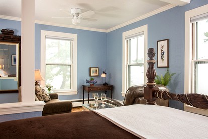 Getaway Rental with Stunning Views in Lakes Region, New Hampshire - Sanbornton, New Hampshire - glamping.directory