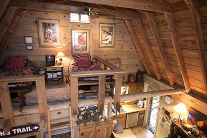 Secluded Two-Bedroom Barn near Lake Santeetlah, North Carolina - Robbinsville, North Carolina - glamping.directory