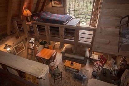 Secluded Two-Bedroom Barn near Lake Santeetlah, North Carolina - Robbinsville, North Carolina - glamping.directory