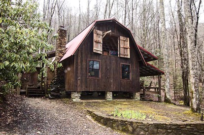 Secluded Two-Bedroom Barn near Lake Santeetlah, North Carolina - glamping.directory