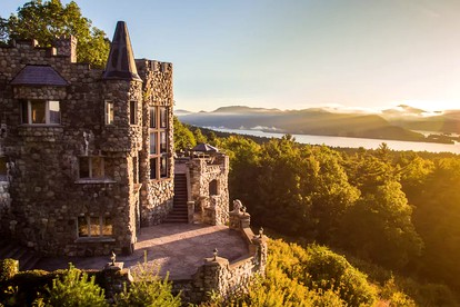 Regal Suite Rental in Breathtaking Castle near Lake George, Upstate New York - Bolton , New York - glamping.directory