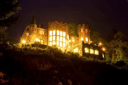Regal Suite Rental in Breathtaking Castle near Lake George, Upstate New York - Bolton , New York - glamping.directory