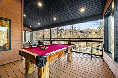 Gorgeous Modern Cabin with Hot-tub and Great Views in Gatlinburg, Tennessee - Gatlinburg, Tennessee - glamping.directory