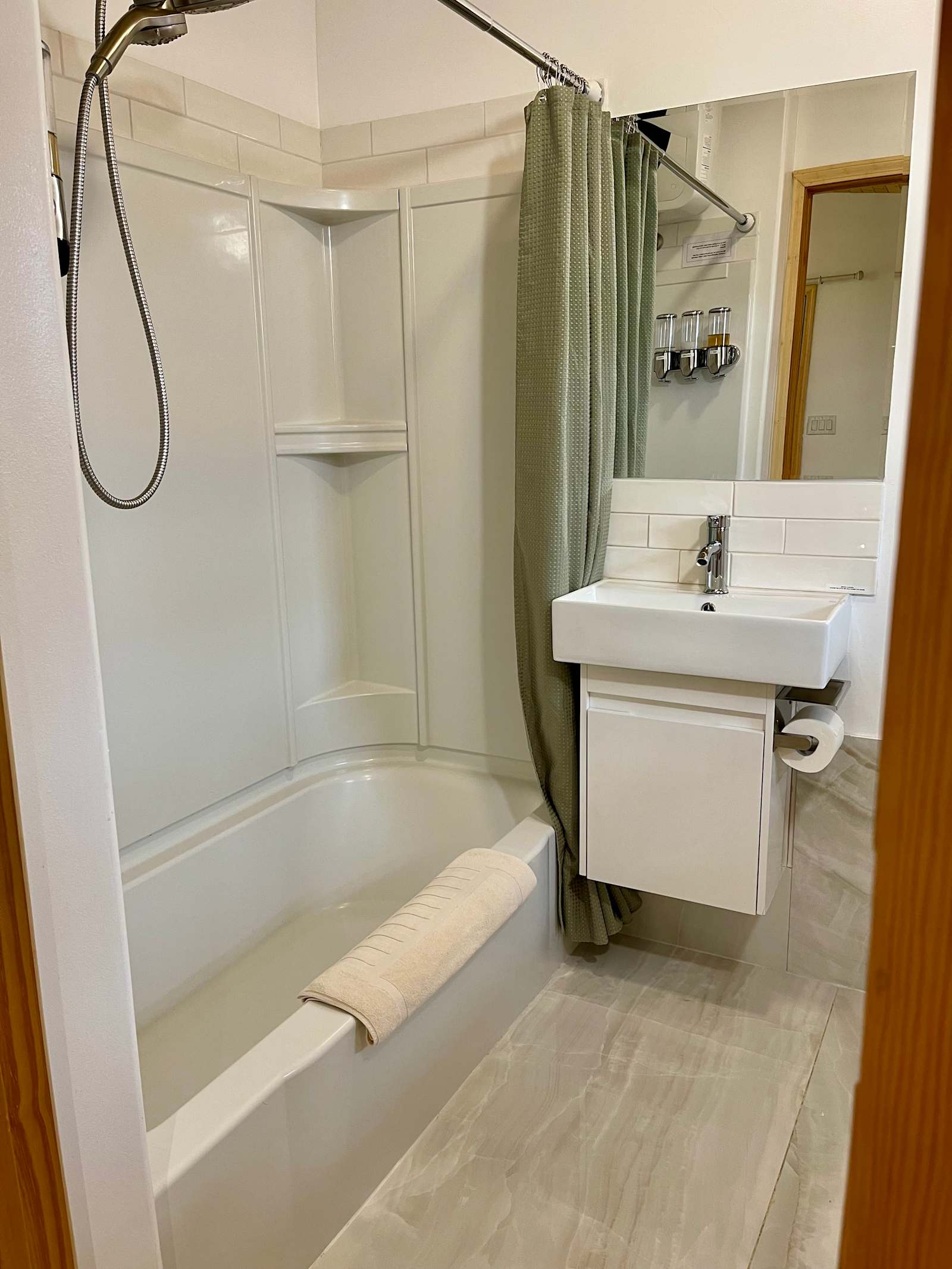 Comfy Studio Near Trails & Beaches - Lagunitas, California - glamping.directory