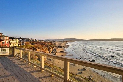 Luxury Beach House Rental with Hot Tub in Dillon Beach, California - Dillon Beach, California - glamping.directory